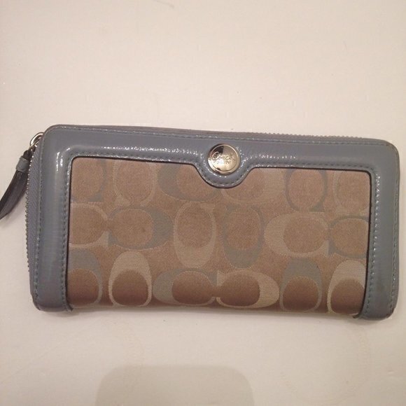 COACH BLUE JACQUARD LEATHER ACCORDION WALLET ZIPS - Picture 1 of 7